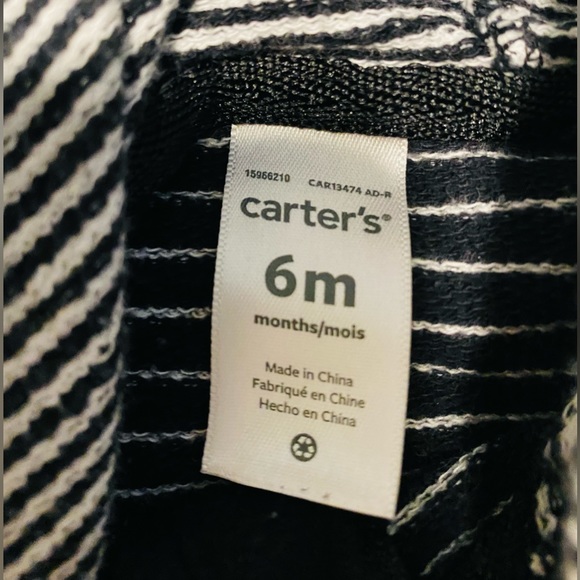 Carter’s Black and White Stripe Zip Up Hooded Onesie with Hoodie Pocket, size 6m - Picture 2 of 2